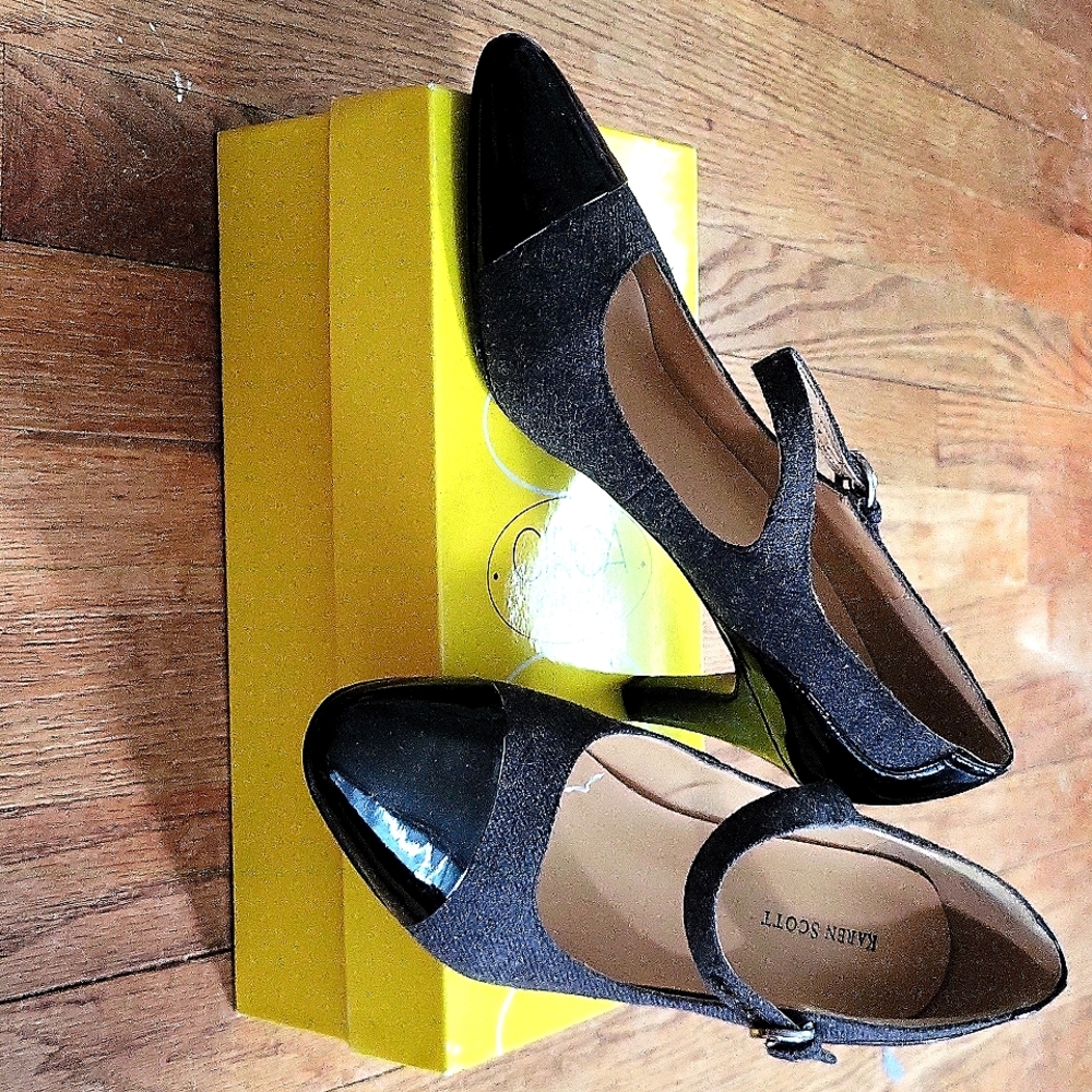 Dress pumps size 9M